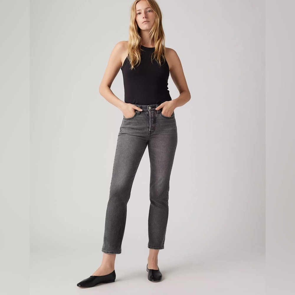 [SOLD] Levi's Wedgie Straight